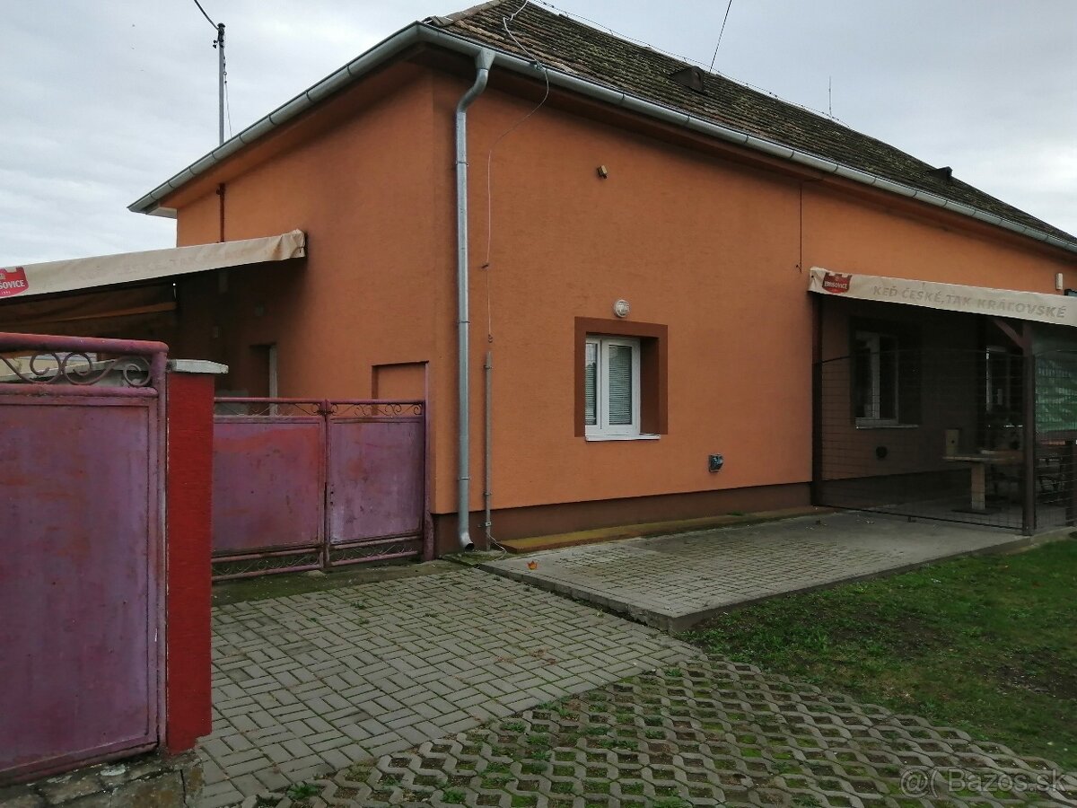 Dom Šarovce, pozemok 10 árov- VYHODNÁ CENA