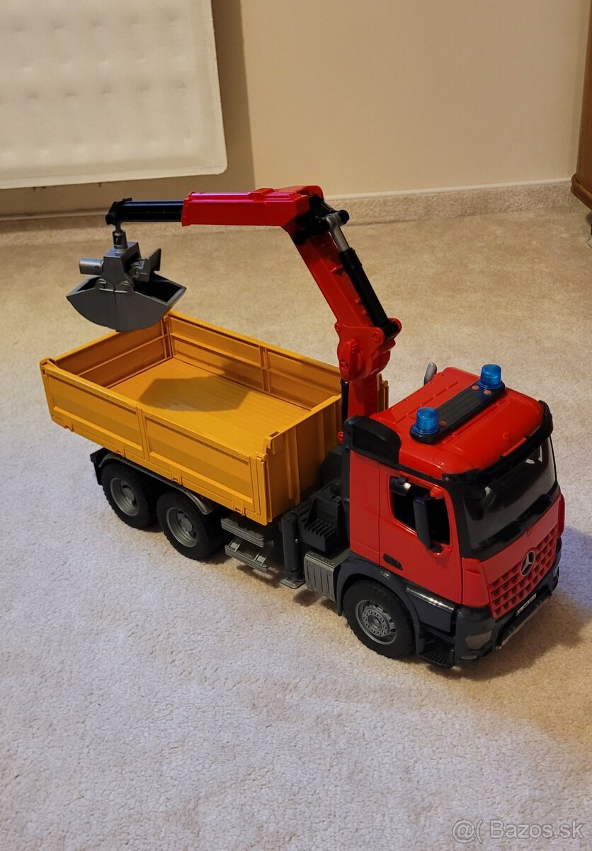 Bruder nakladne auto Mercedes Arocs