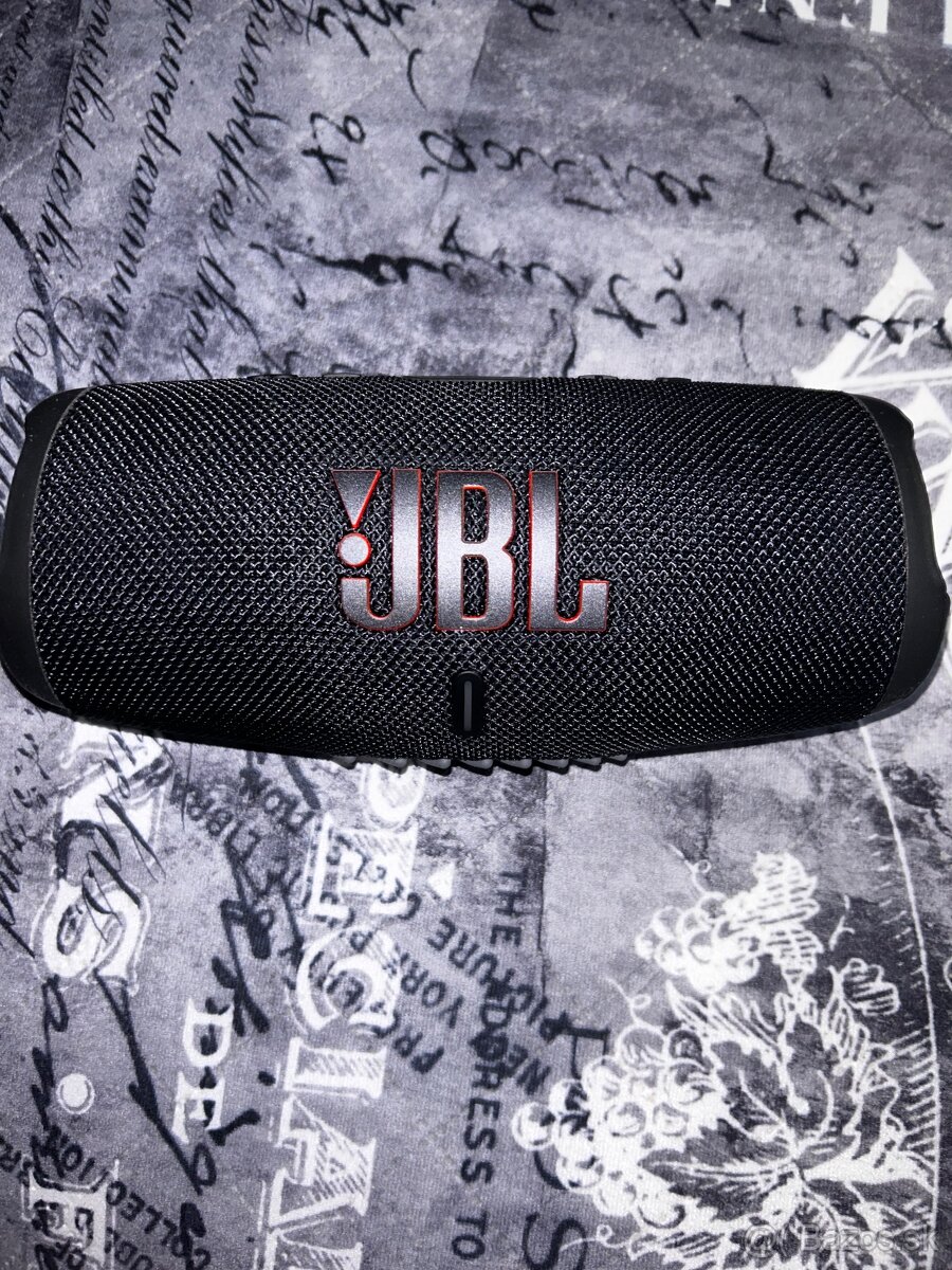 JBL Charge 5