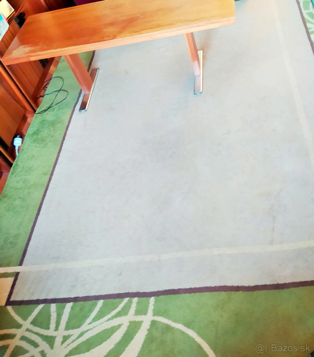 Kvalitný koberec 320 x 240 cm