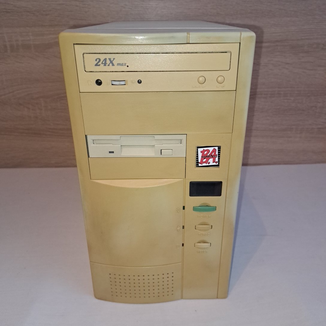 stary pocitac pentium mmx 166