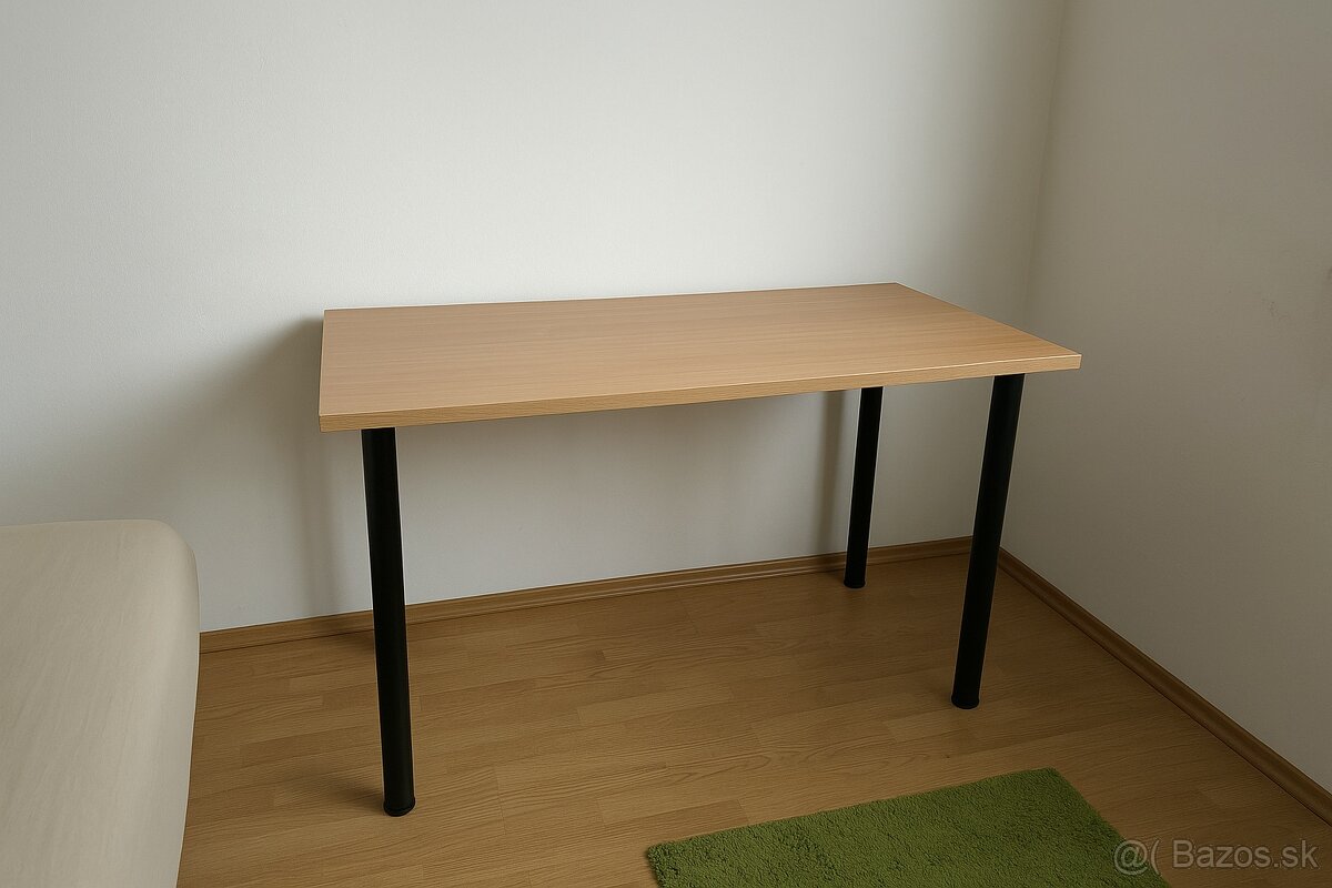 Pracovný / písací stôl so šuflíkmi
