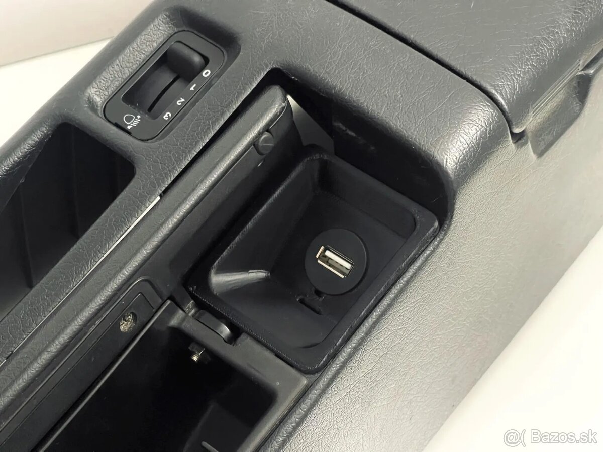 Honda CRX Del Sol - USB nabíjačka (zapalovač)