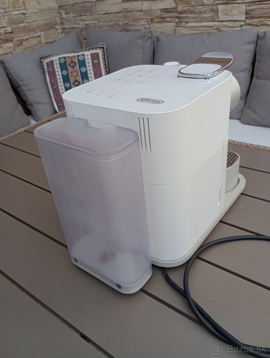 Kapsulový kávovar De'Longhi Nespresso Gran Lattissima