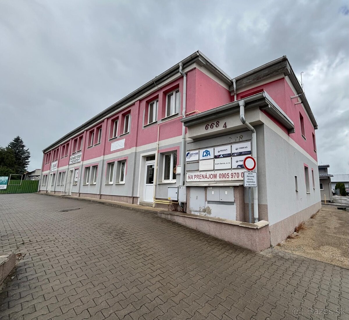 Administratívny priestor na prenájom v Poprade