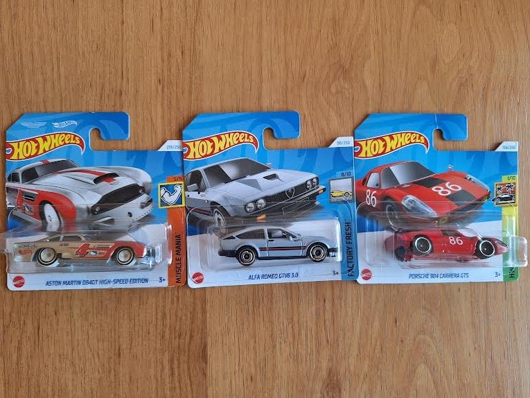 Hot wheels Alfa Romeo Porsche Aston Martin