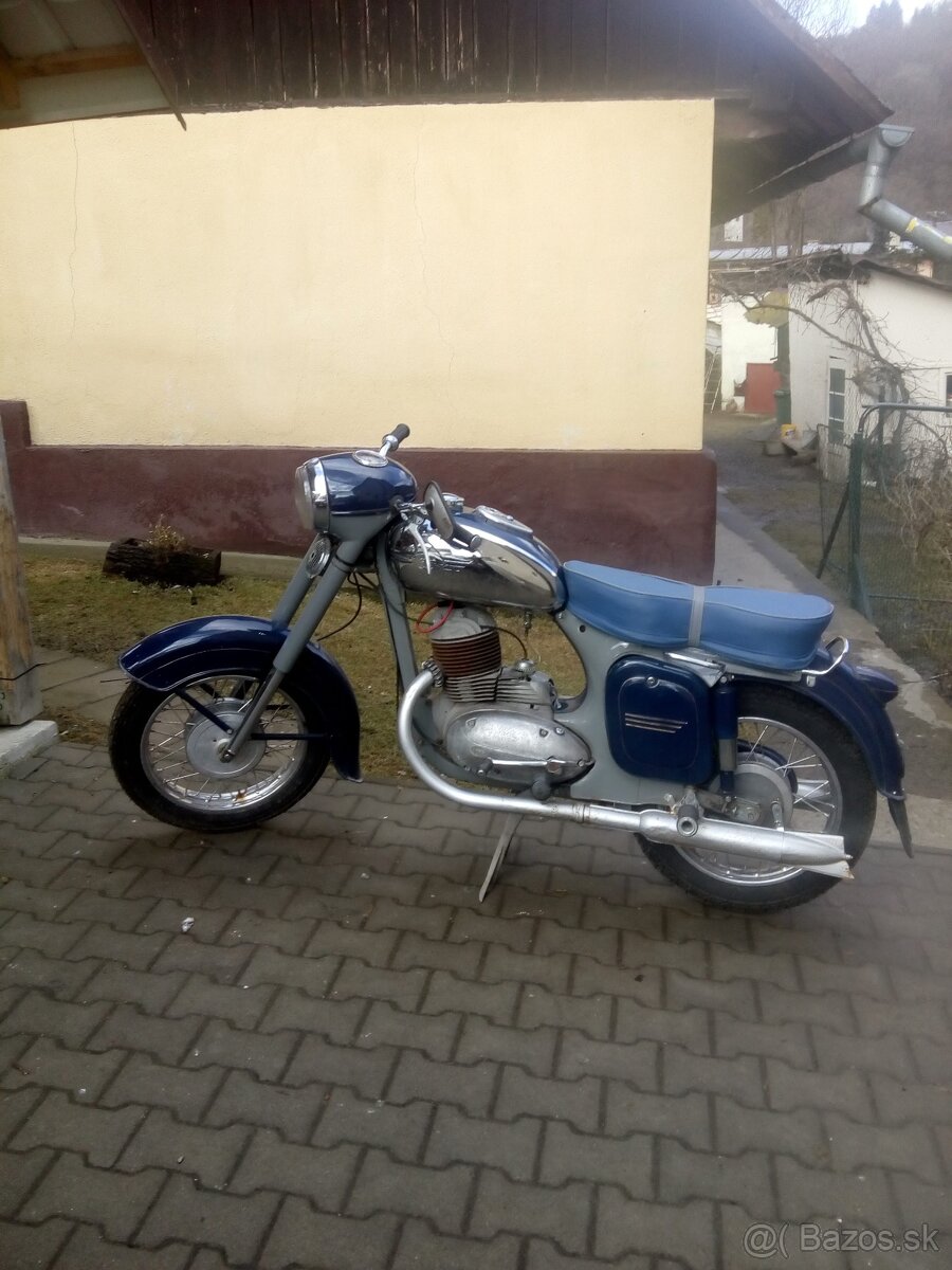 Jawa 250 typ:353 Normandia