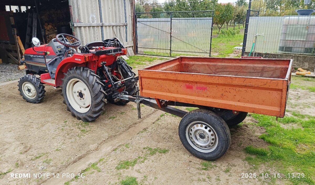 Vyklápacia vlečka za malotraktor