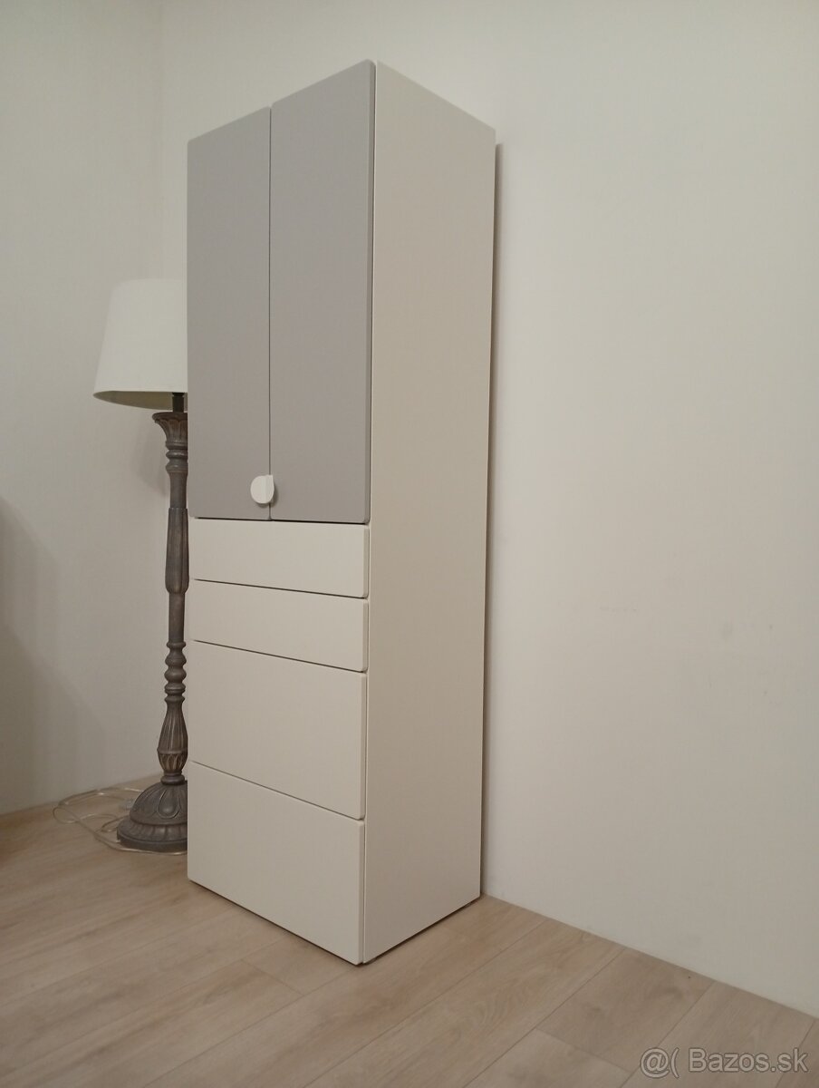 skriňa Ikea Smastad