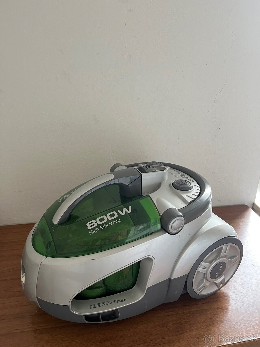 Predám vysávač Sencor Alfa Cyclone 800 W