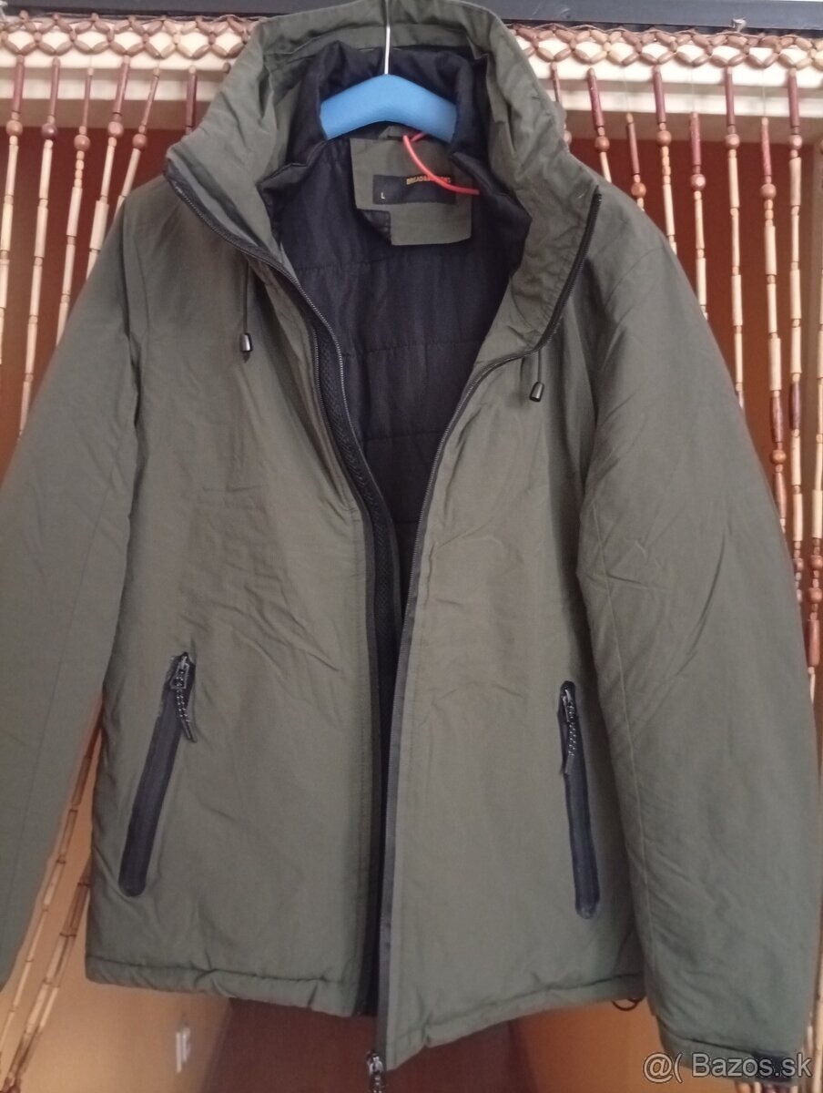 Krásna pánska zimná bunda..