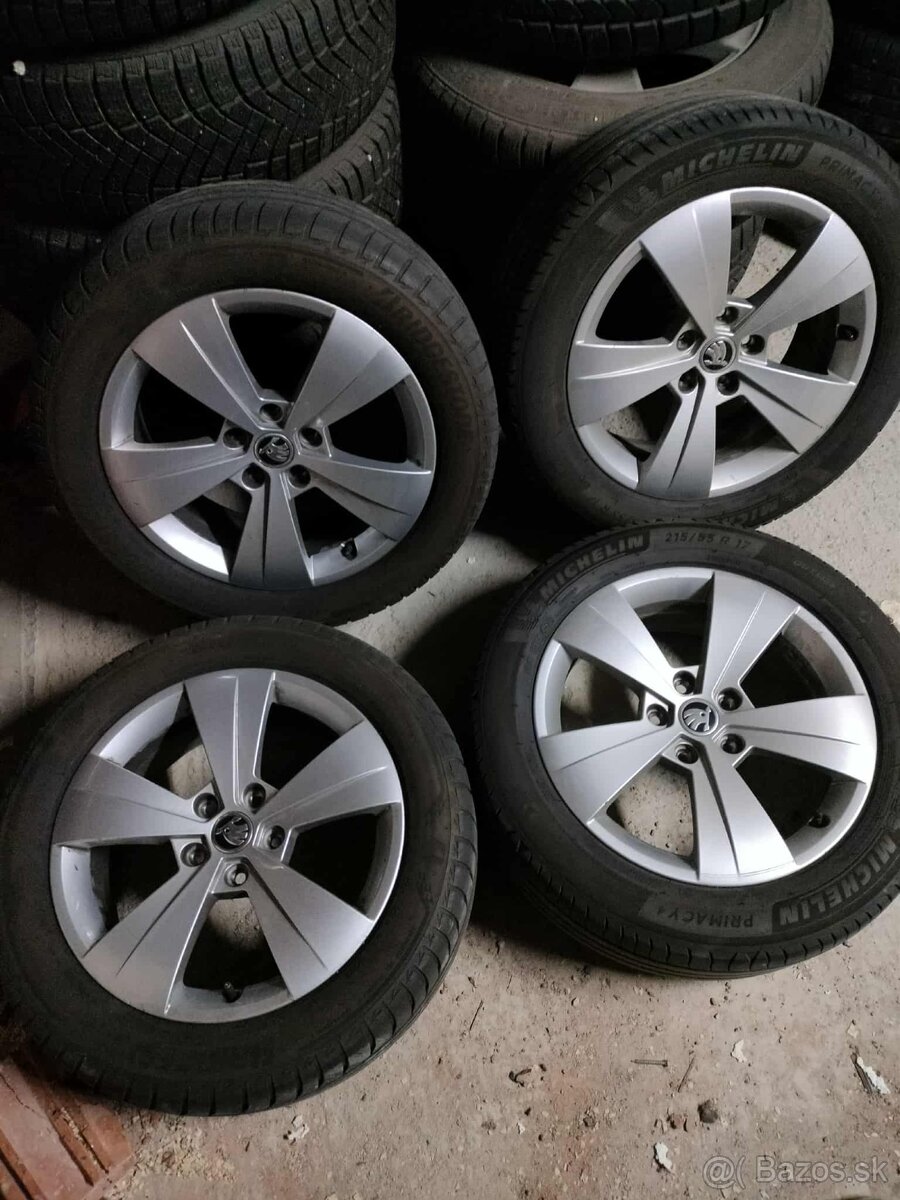 4ks alu disky orig. Škoda 5x112 R17 pneu 215/55 R17 6mm/