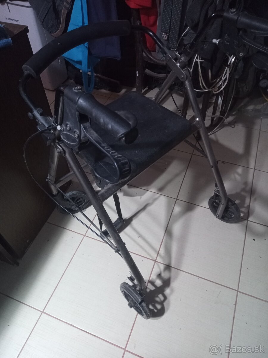predám zdravotnický vozik