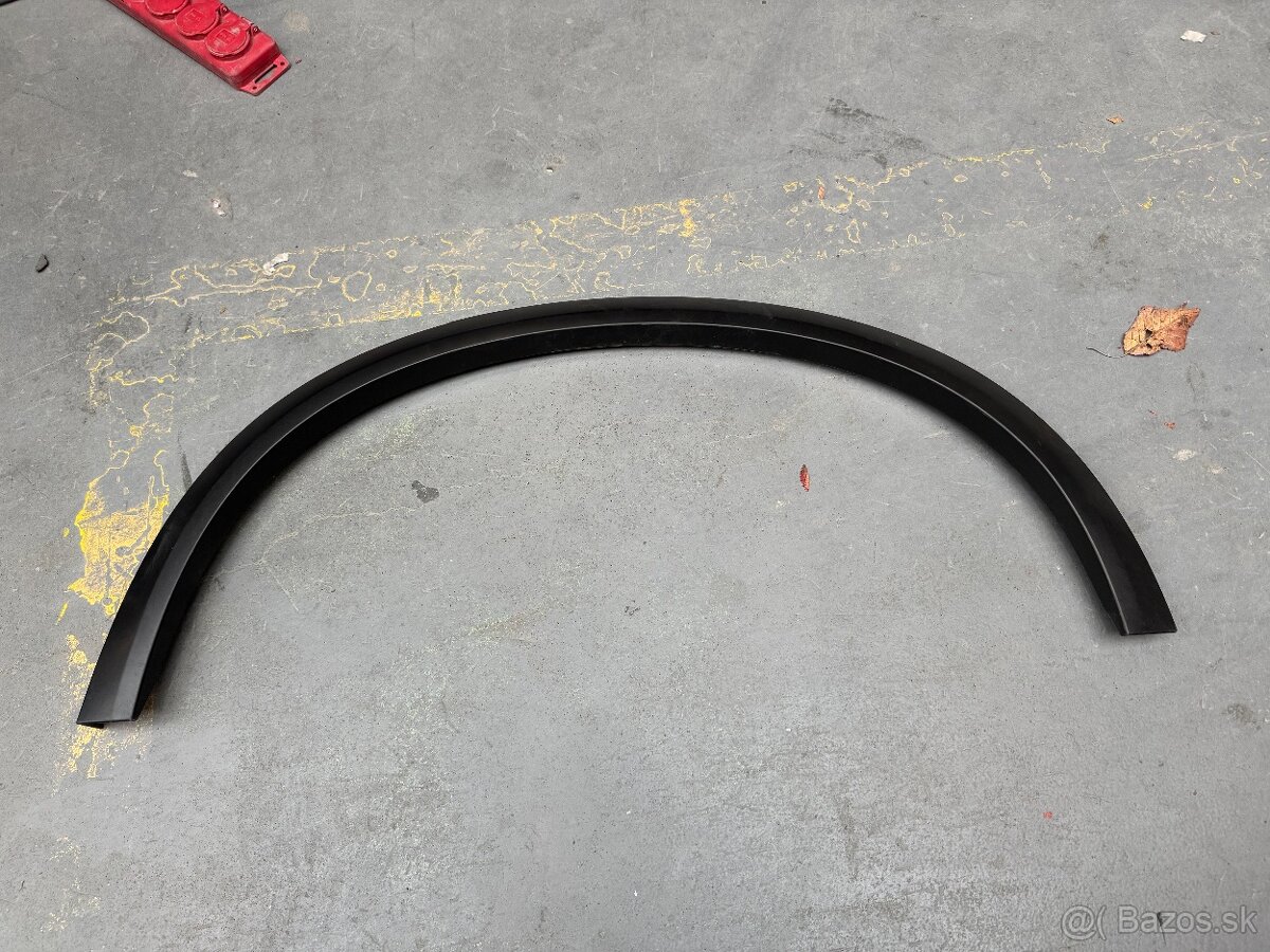 Volvo XC90 II lišta blatníka predná ľavá