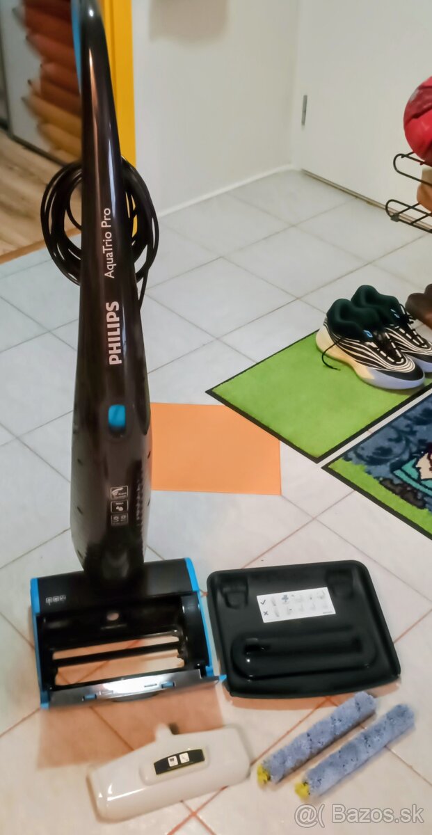 Tyčový vysávač Philips Aqua Trio Pro