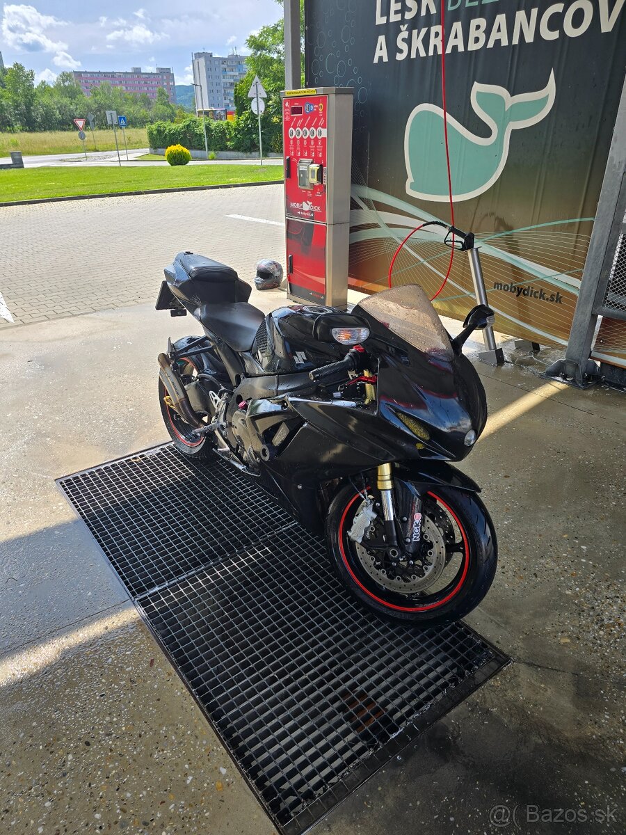 Suzuki gsxr 750