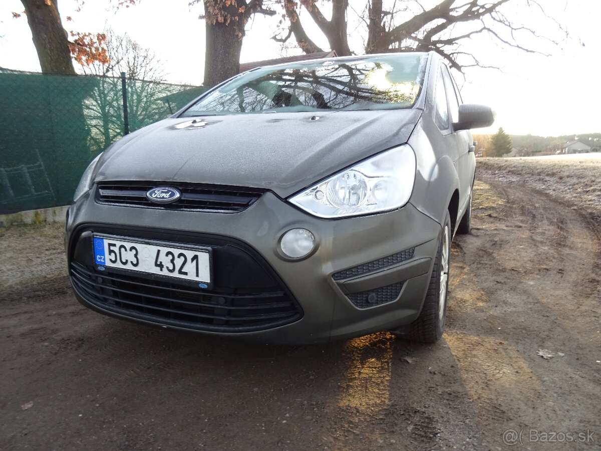 Ford S-MAX 2.0i 107Kw 2x sada kol, 7 míst