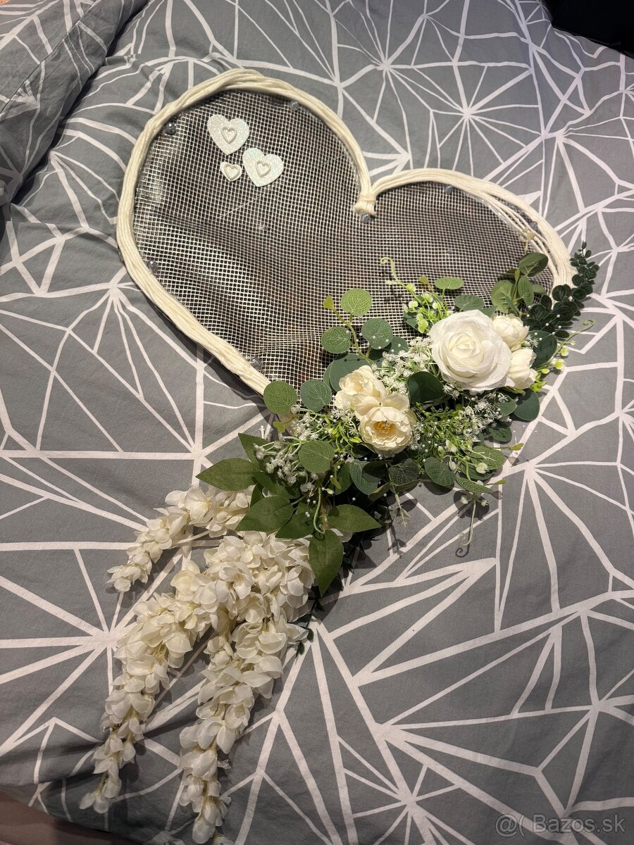 Svadobná výzdoba na auto