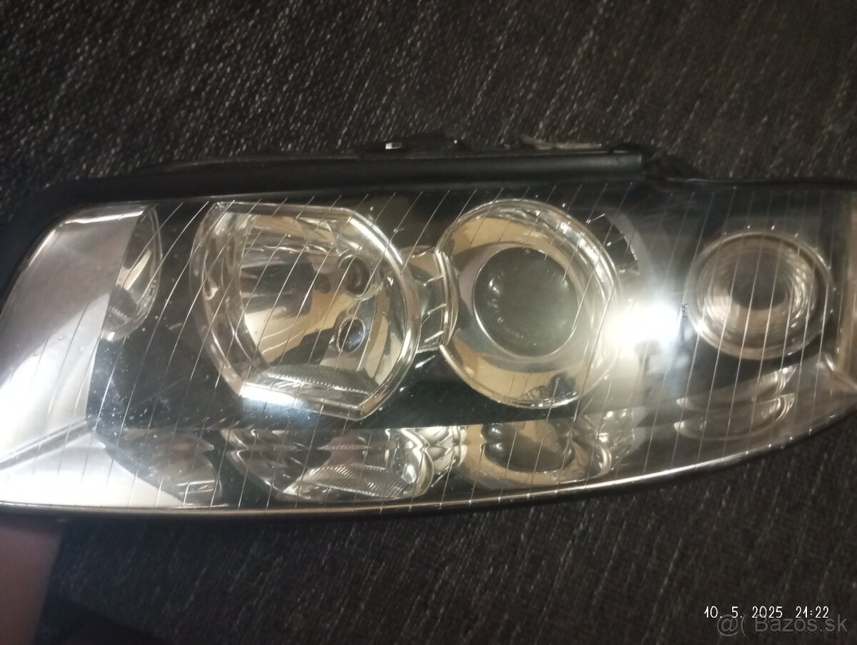 Audi A4 B6 svetlomet lavý