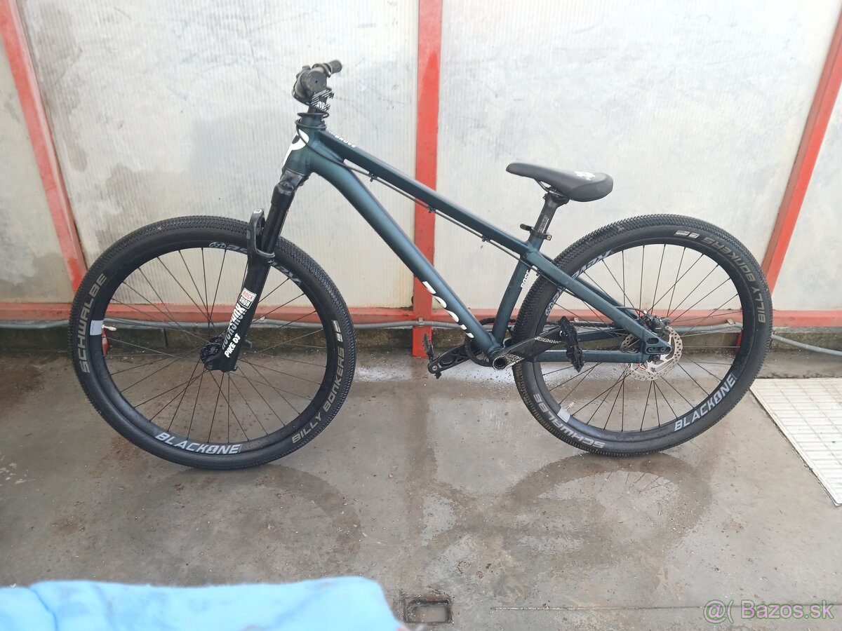 rose dirtjumper