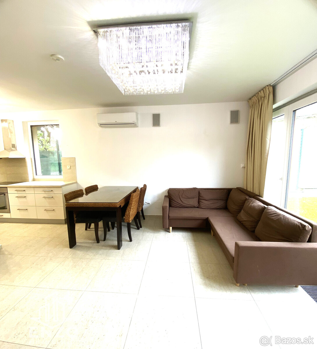 Prenájom luxusný 5 izbový rodinný dom s parkovaním a záhrad