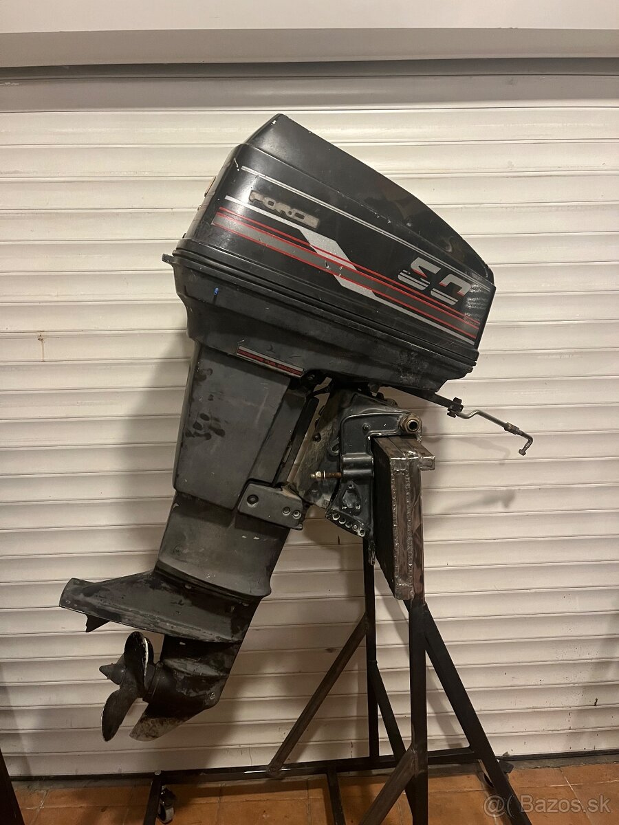 Lodný motor
