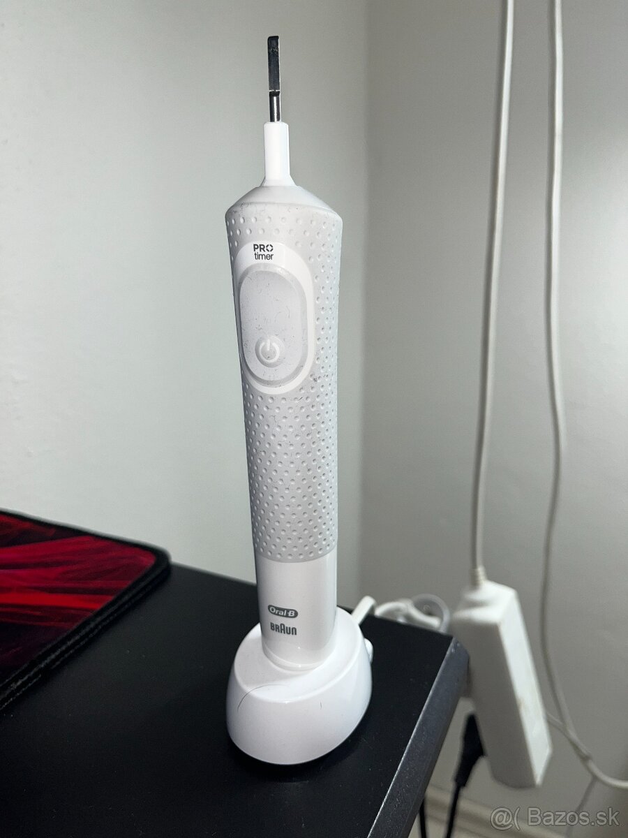 Oral-B elektrická zubná kefka