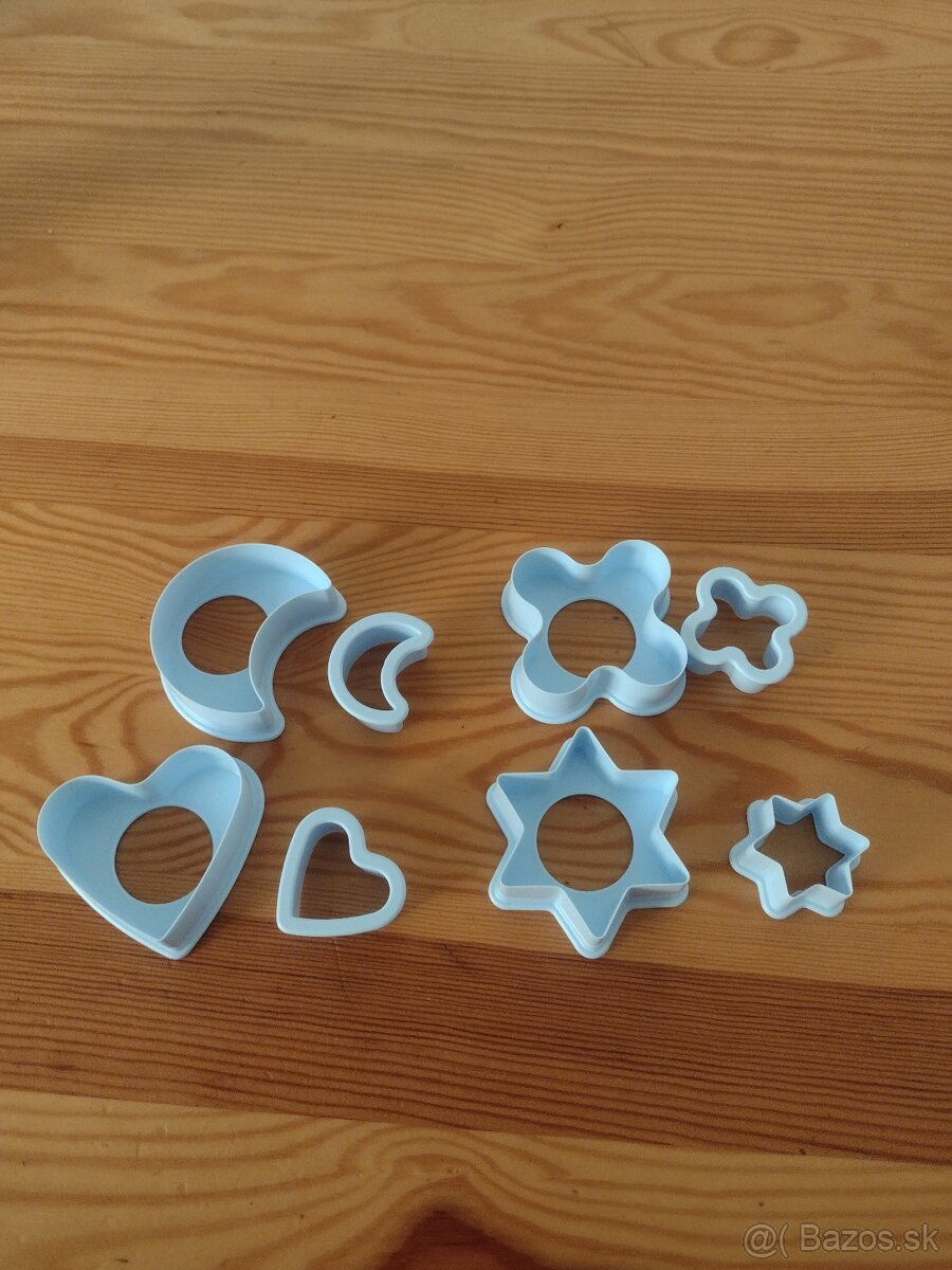 Tupperware vykrajovačky, nové