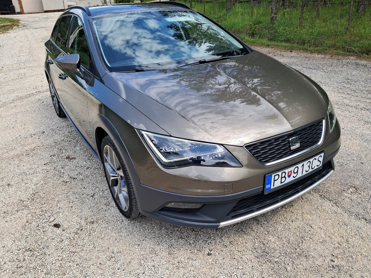 SEAT LEON