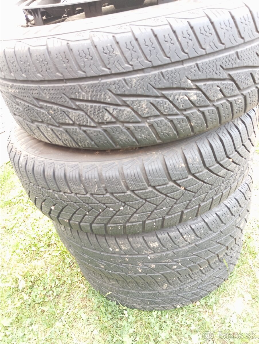 Predám zimný pneu 185/60R15