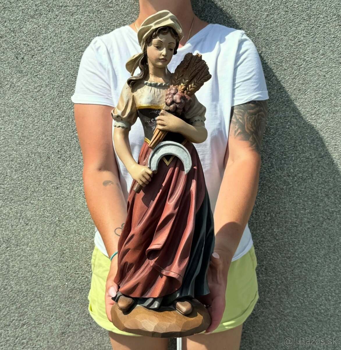 Dřevěná malovaná socha sv.Notburga