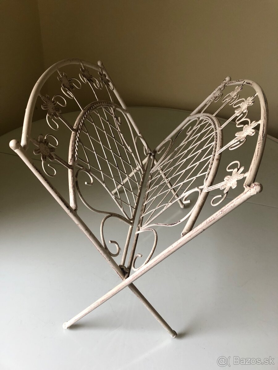 Vintage stojan na časopisy