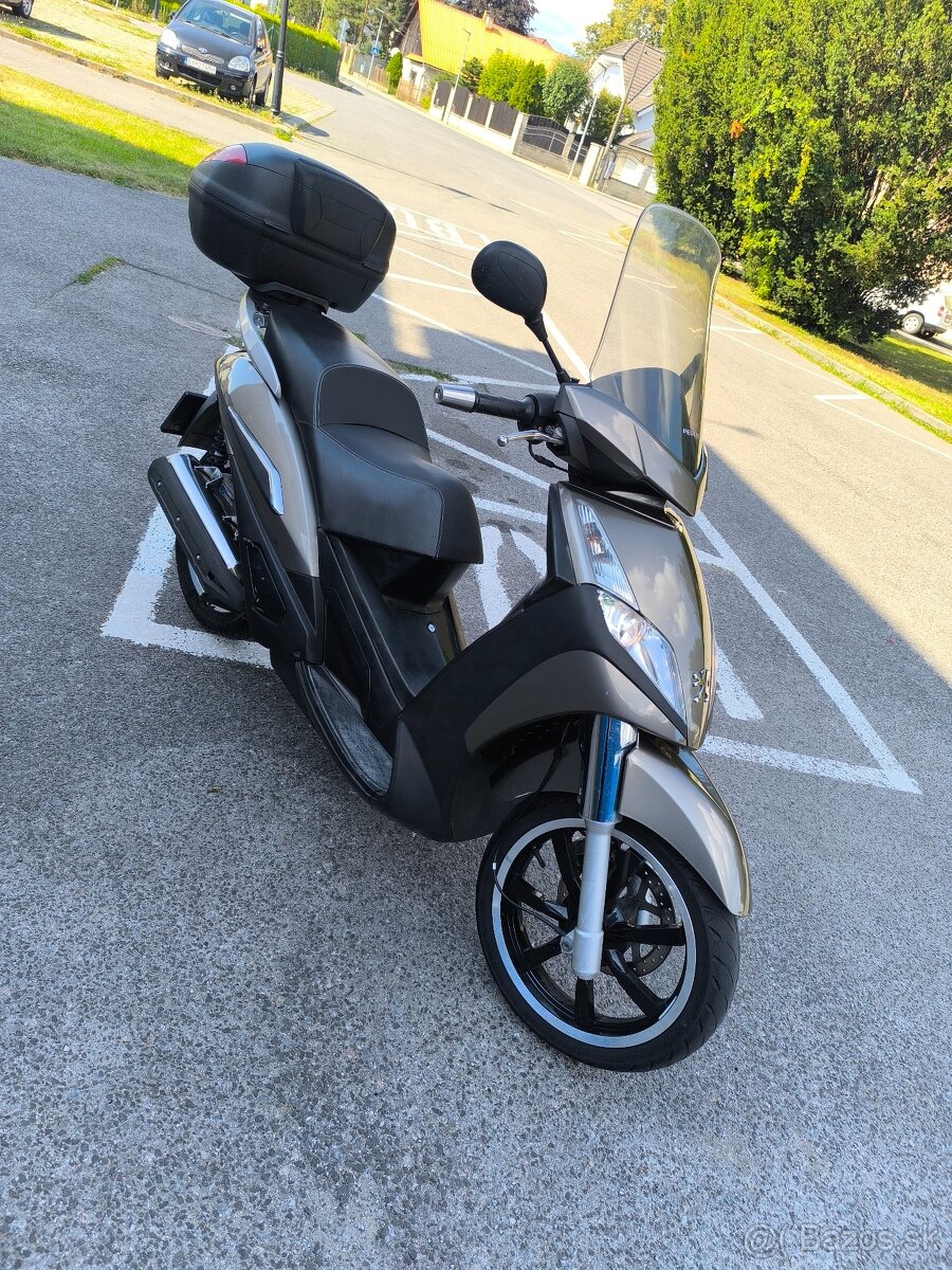 Predám skúter Peugeot Geopolis 125 11 kw