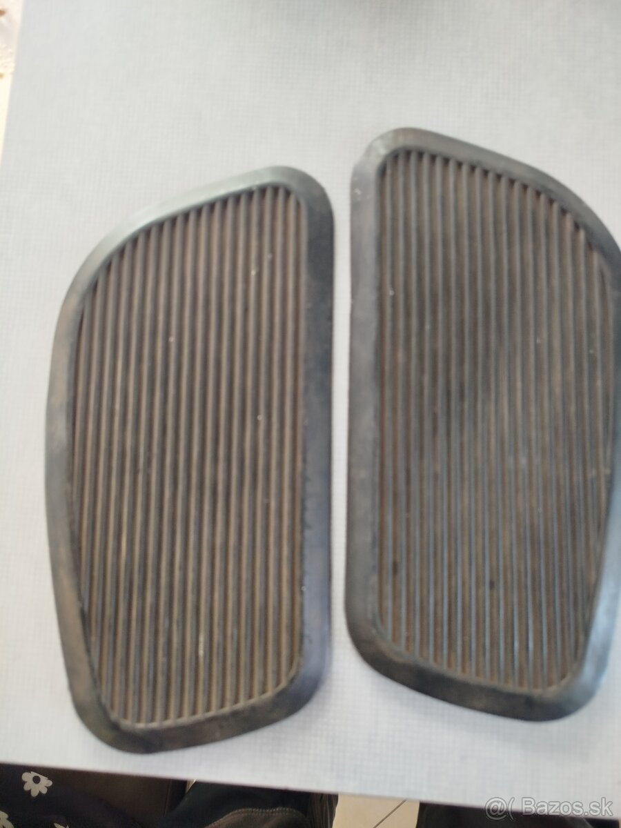 Gumy nádrže Jawa California