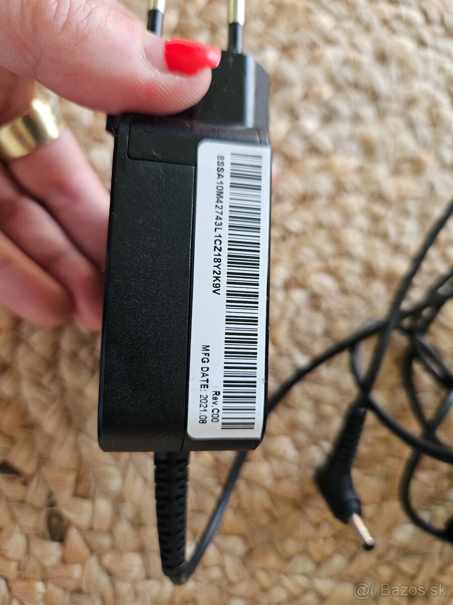 Nabíjačka na notebook