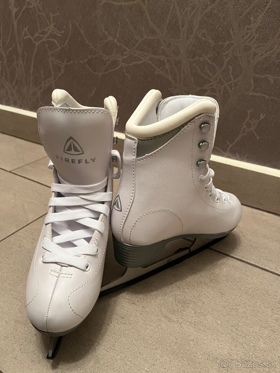 Dievčenské ľadové korčule, 34