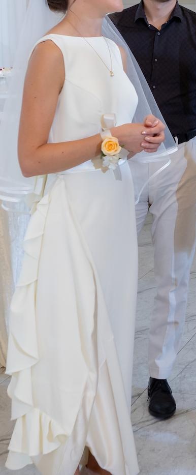 Svadobné šaty so závojom a korunou – farba ivory, elegantné