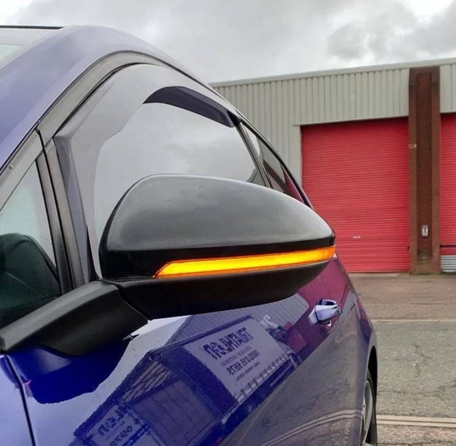 Dynamicke LED smerovky spatnych zrkadiel