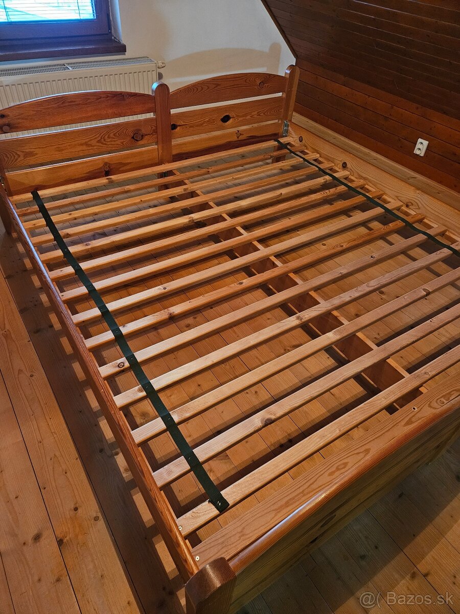 Manželská drevená posteľ 180x200