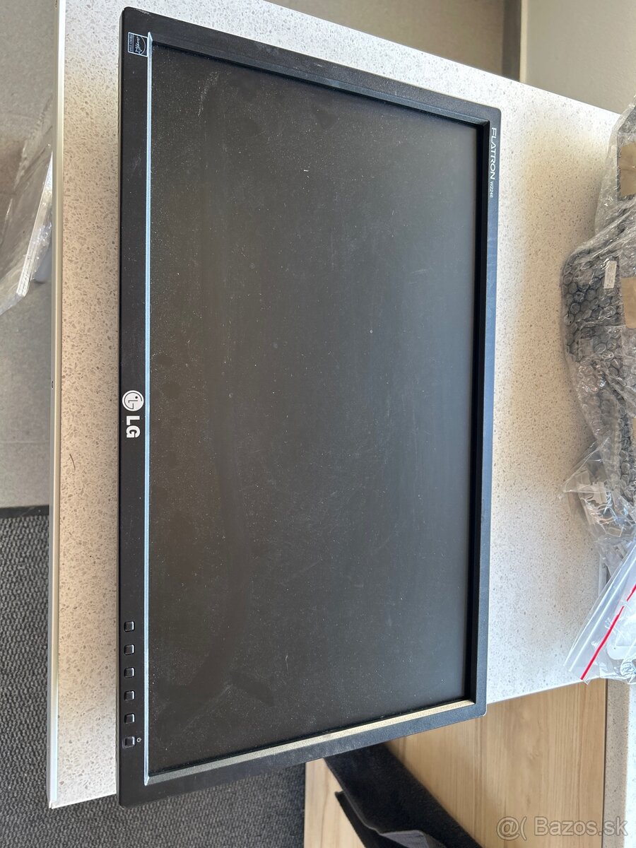 ☆ Monitor LG 22" na PC - symbolicka cena