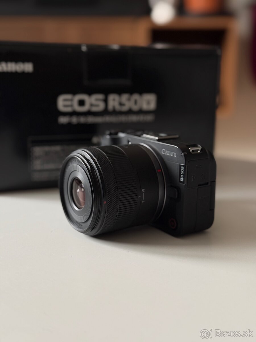 Canon R50V