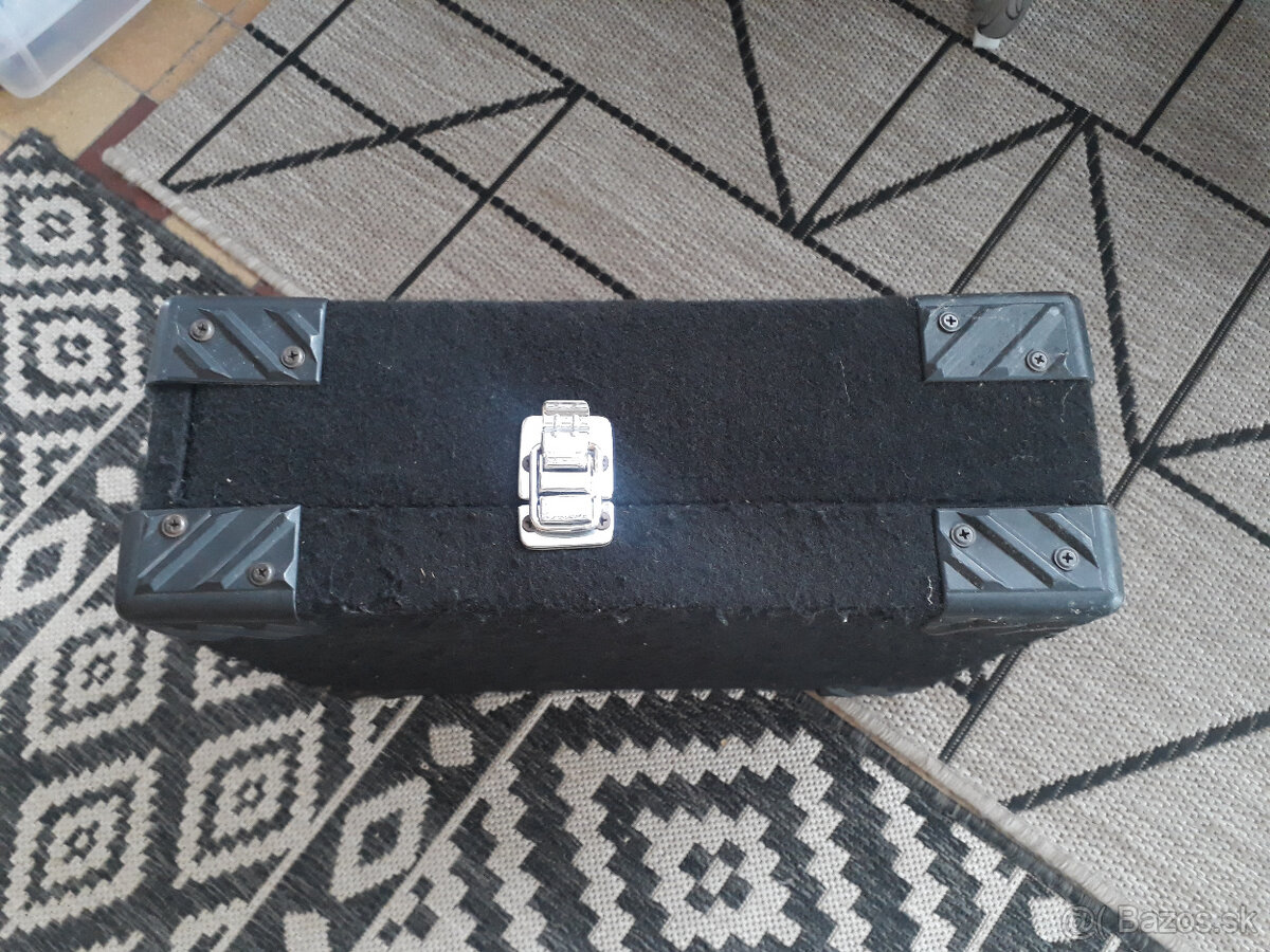 Case, kufre retro na repas