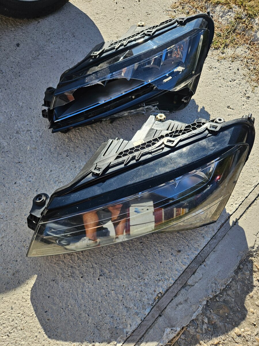 Full led ľavé svetlo 3V1 941 015 C