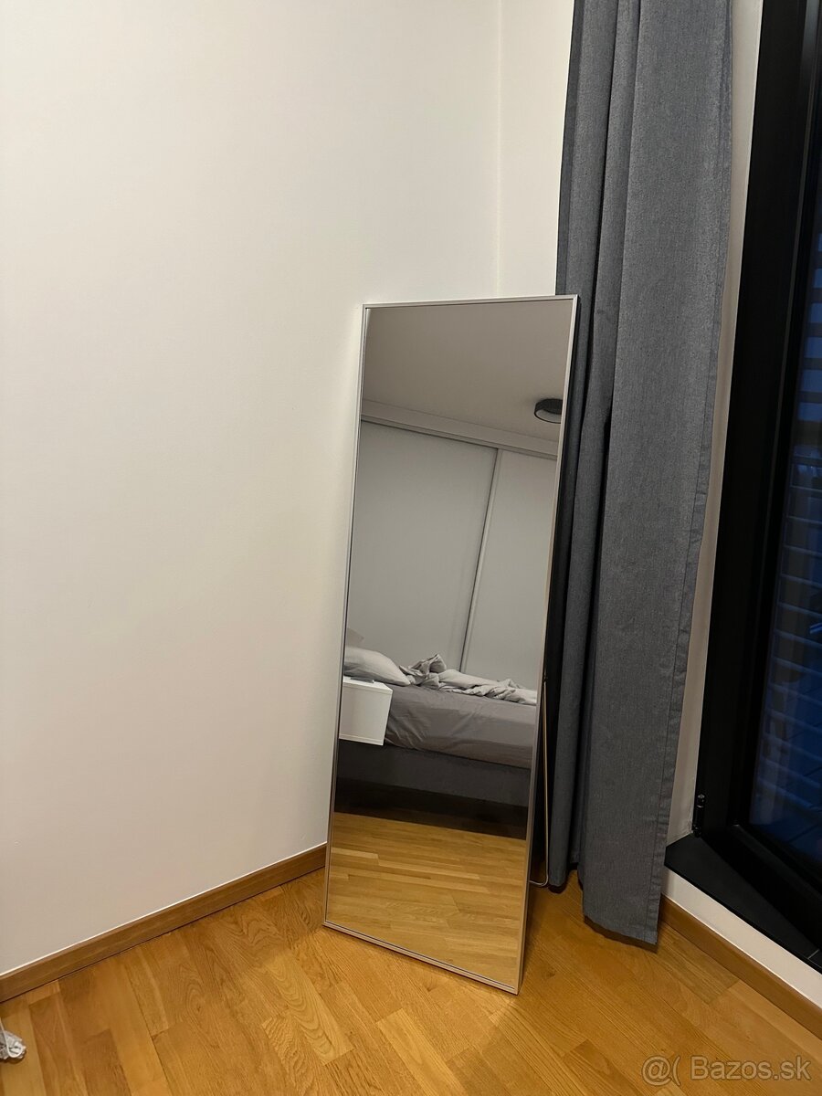 Zrkadlo stojacie Chicago 50x150 cm strieborné