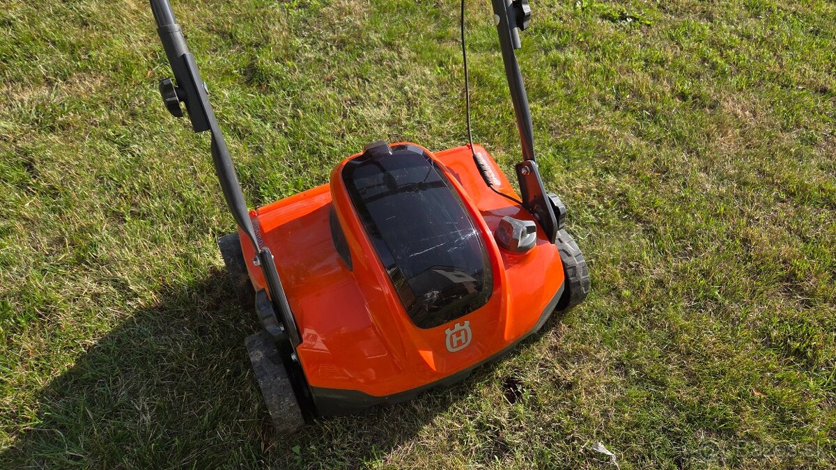 HUSQVARNA S 138i bez batérie a nabíjačky