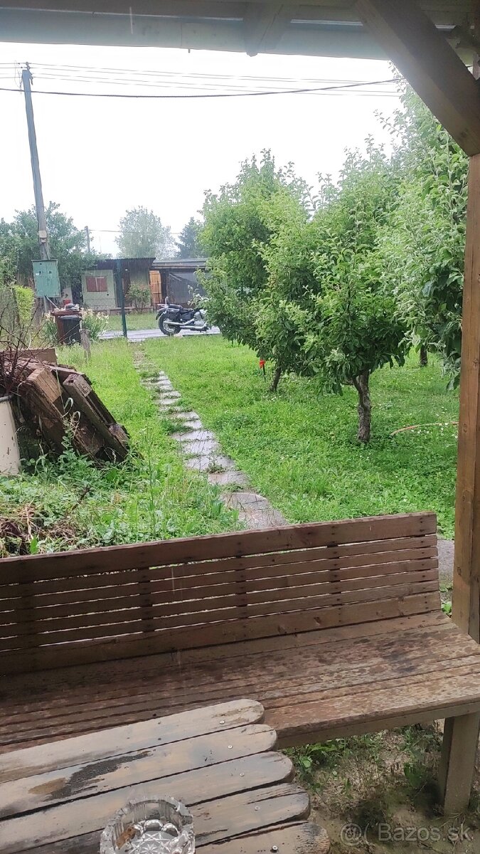Upratovanie/rôzne iné prace/sťahovanie.