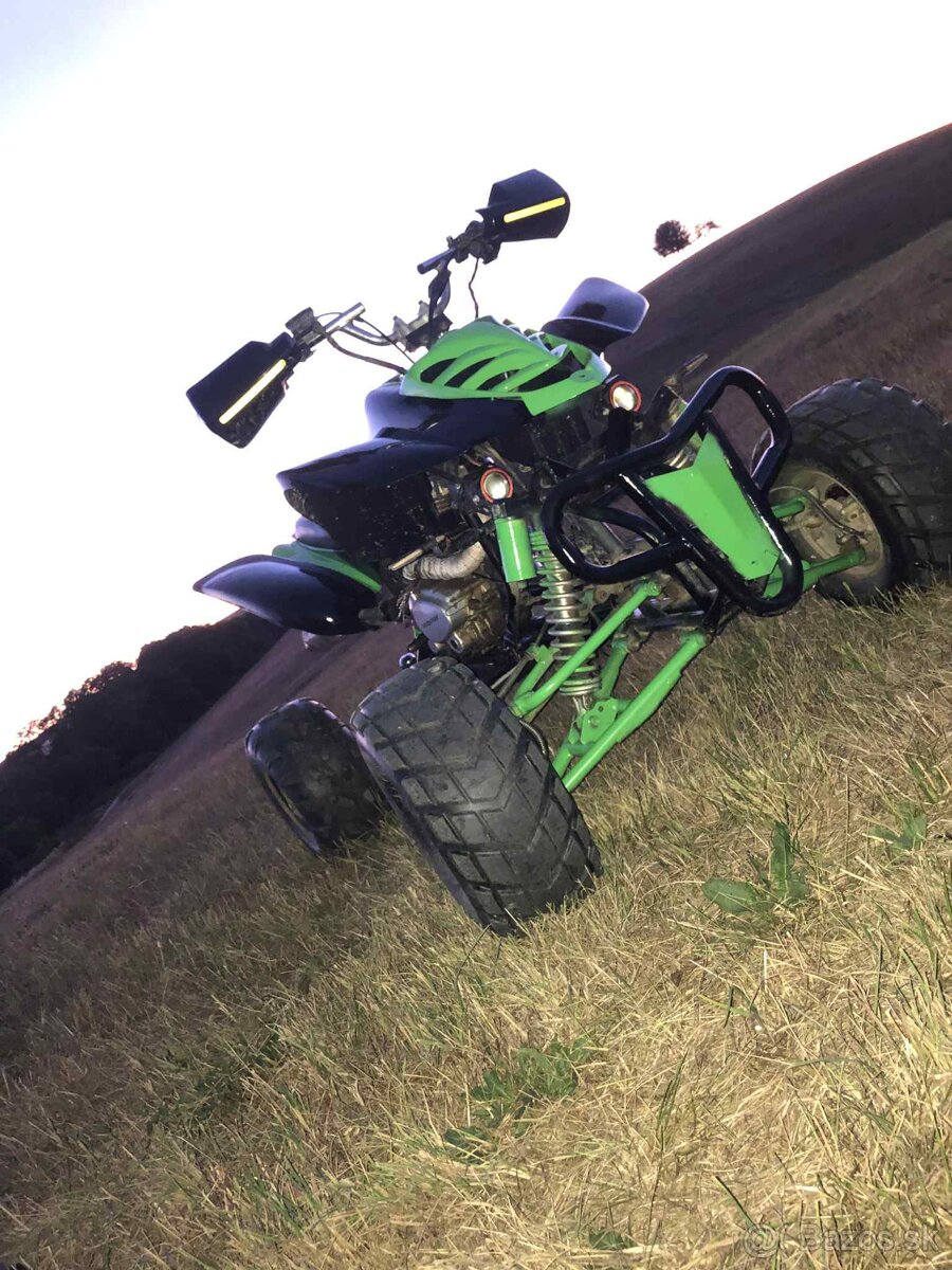 Dobrý  deň ponúkam na predaj štvorkolku  250cc
