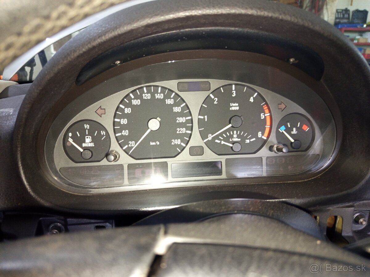 Budíky BMW E46 320d