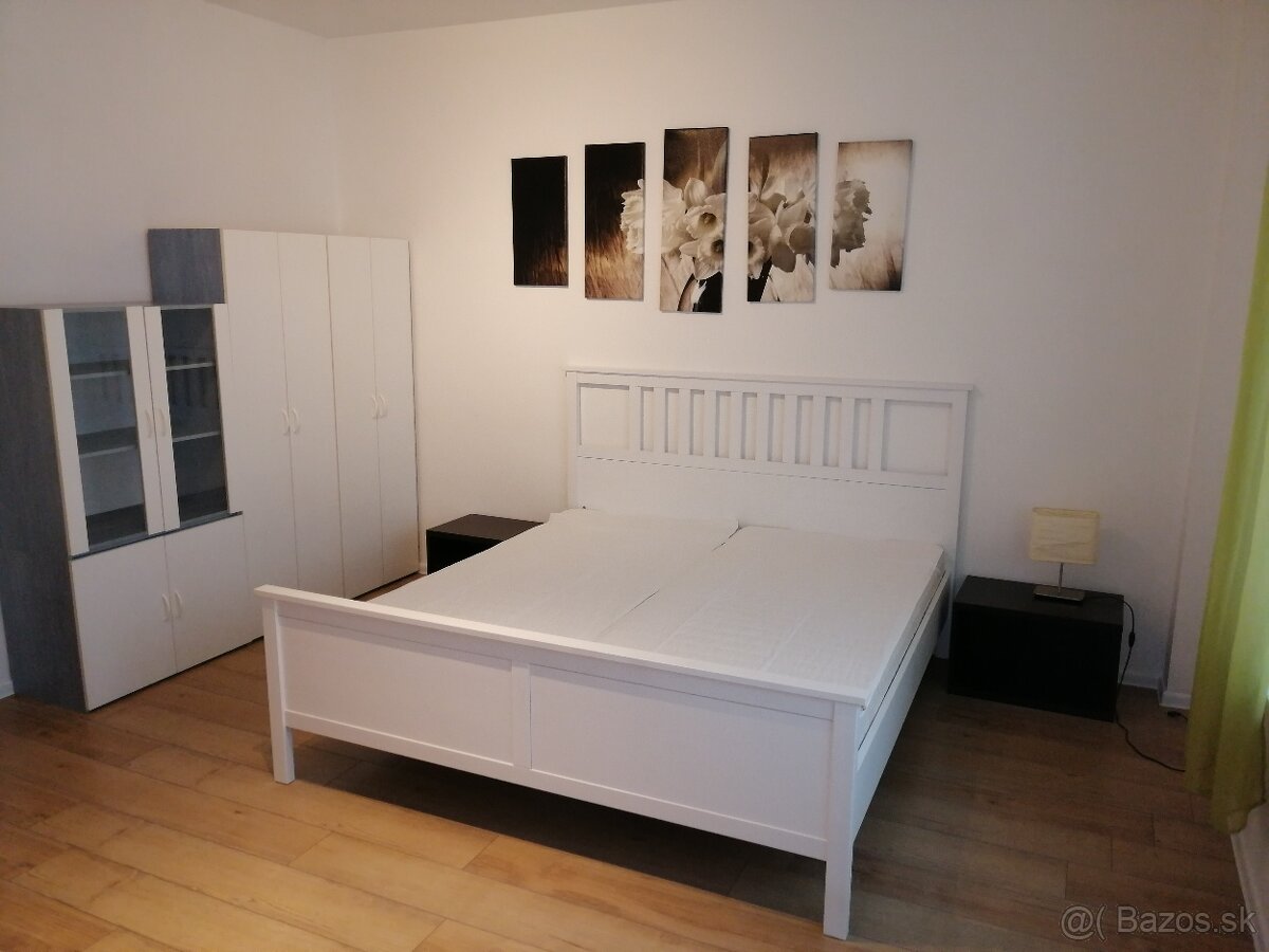 PRENÁJOM 2,5-izb. byt, Krížna, Staré mesto, bez provízie