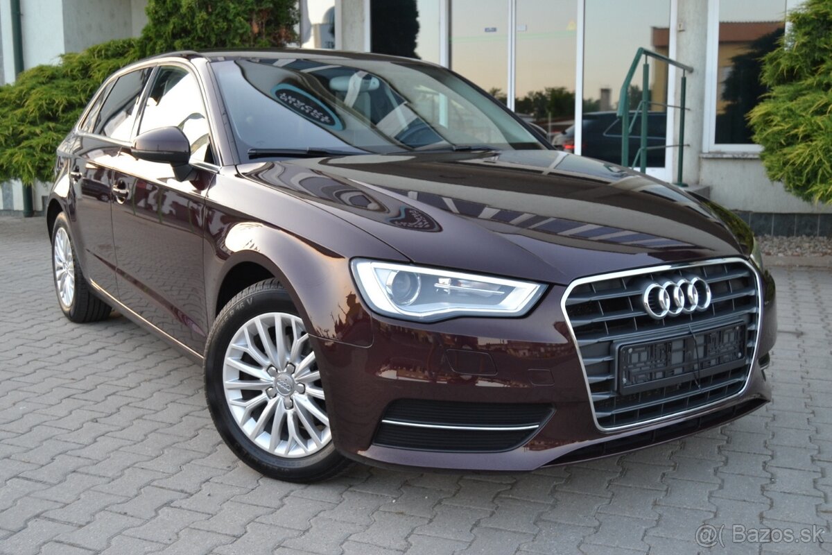 AUDI A3 SPORTBACK, NAVI, XENÓNY, ORIGINÁL 167.210 KM, KOŽA